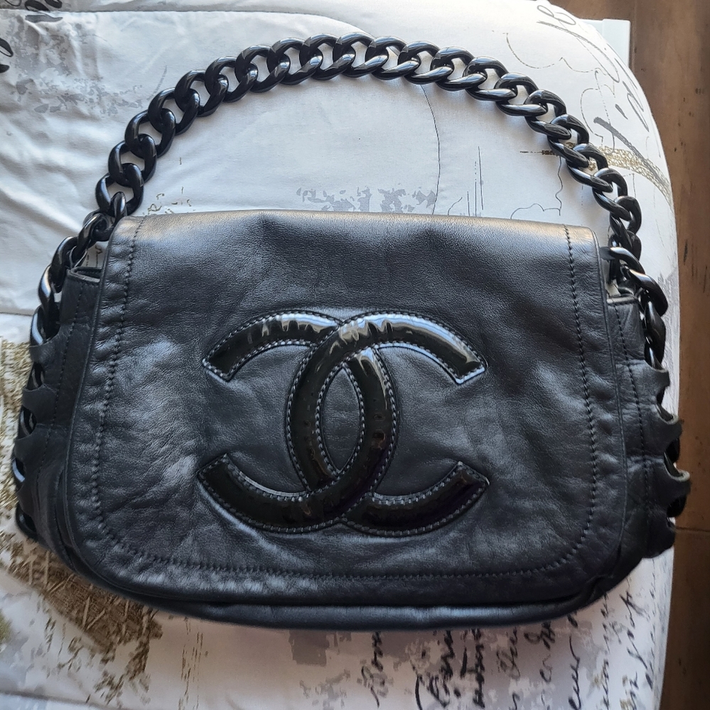 Chanel shoulder bag